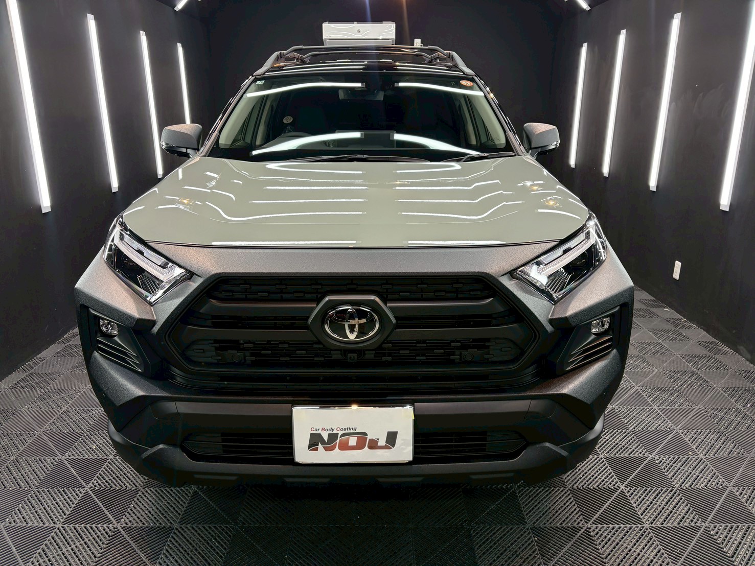 【トヨタ　ＲＡＶ４】ガラスコーティングで魅せるカーキへ✨