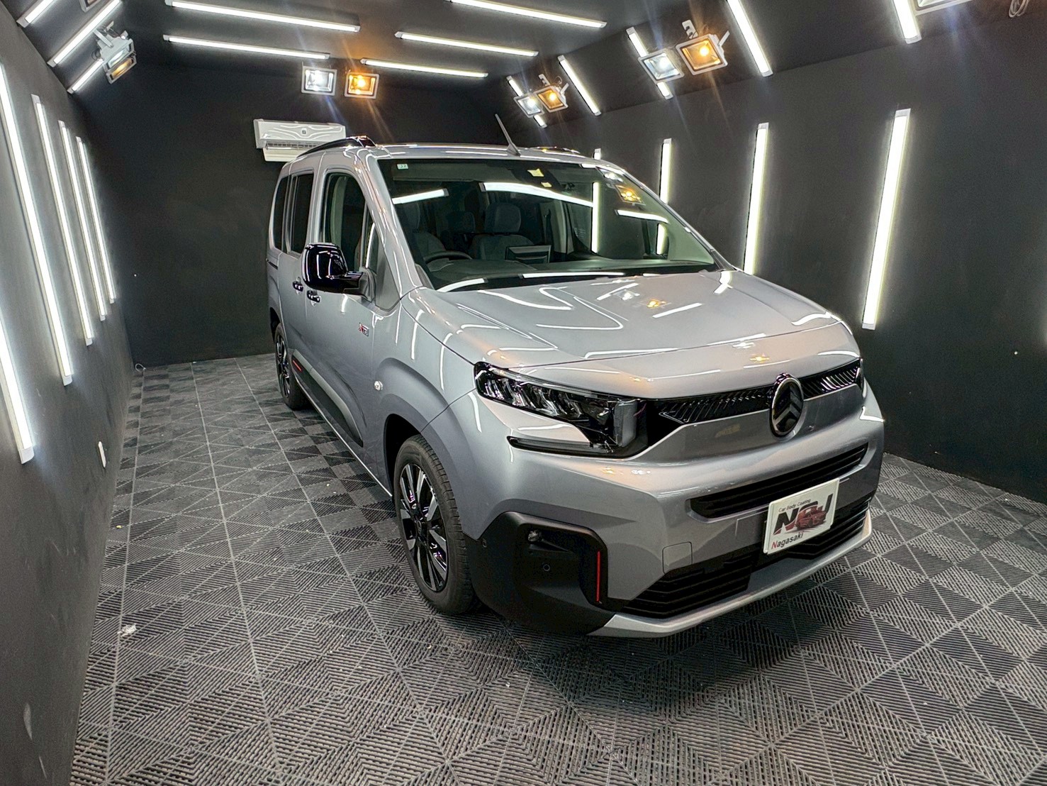 【シトロエン　ベルランゴ】ガラスコーティング施工で、ずっと乗れる家族のクルマへ