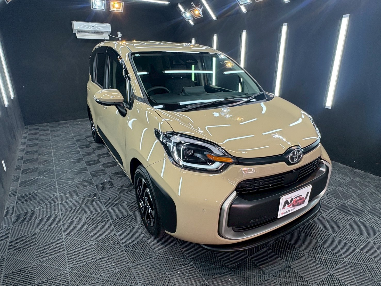 【トヨタ　シエンタ】ロイヤルコーティング施工で加わるミルキーな輝き