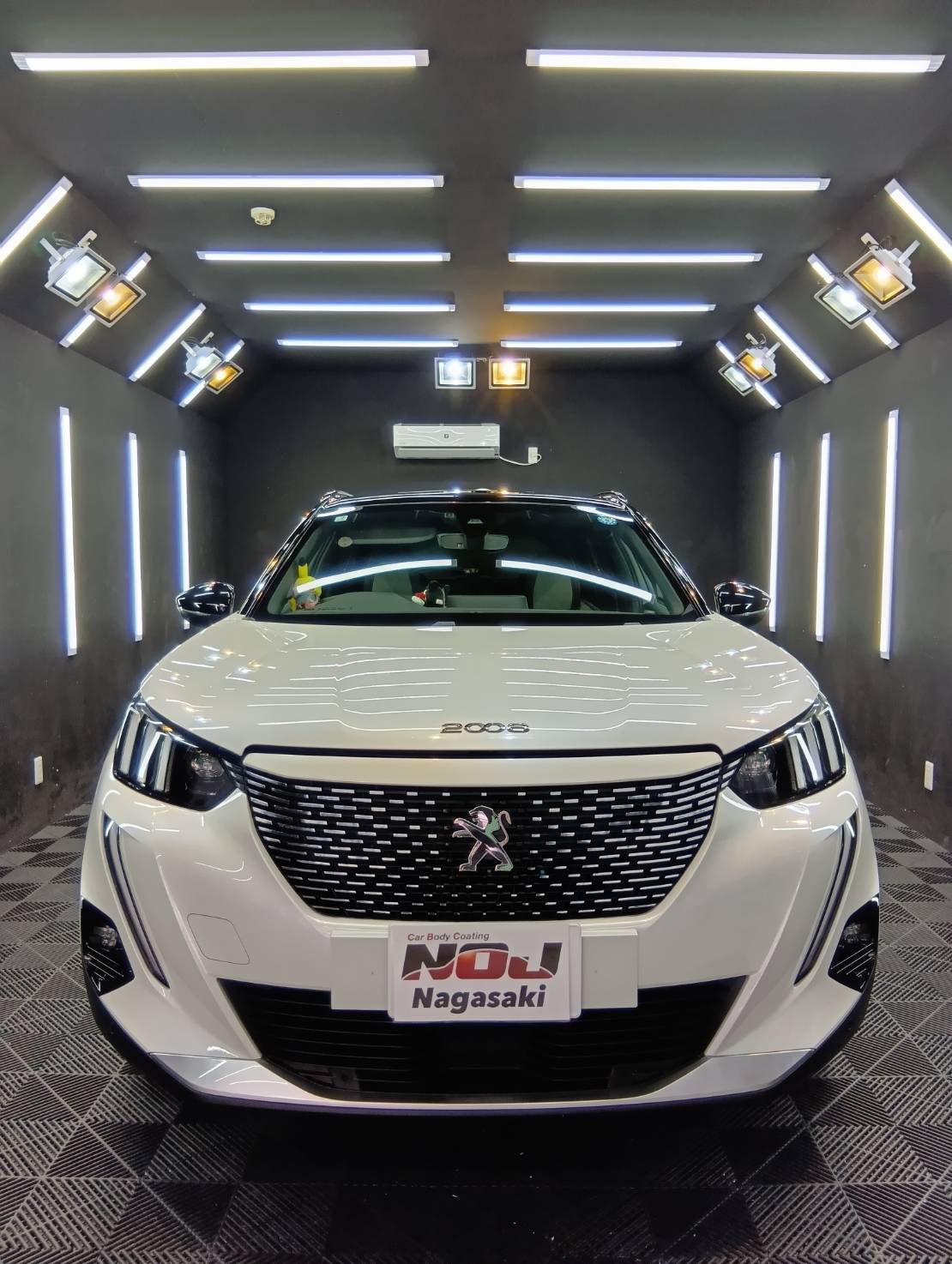 PEUGEOT　2008